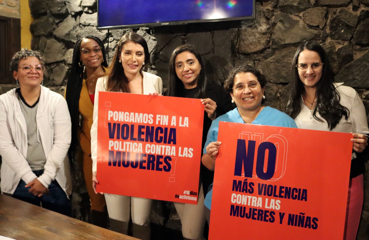 Representantes del partido Salvador de Honduras se unen a la campaña de los #16DiasDeActivismo 

<a href="/SEguigurems/">Suyapa María Figueroa Eguigurems</a> <a href="/emilysff/">Emily F.</a> <a href="/IroshkaElvir/">Iroshka Elvir Diputada</a> <a href="/PartidoSalvador/">Partido Salvador de Honduras</a>