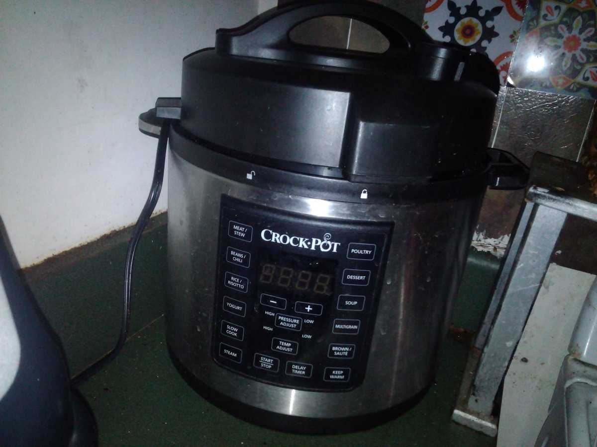 Need a gift for the holidays?
I have a instant pot for $40 
Please message me if you want  to buy and are in chapel Hill or carrboro, nc