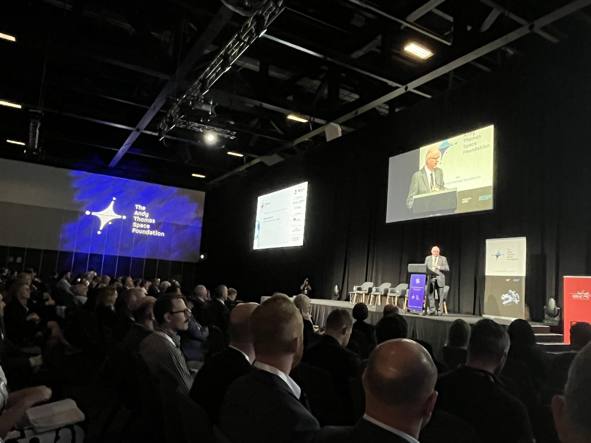 Excited to be here - #auspaceforum - conference kicks off and apparently the Andy from <a href="/AndyThomasSpace/">The Andy Thomas Space Foundation</a> will be here !