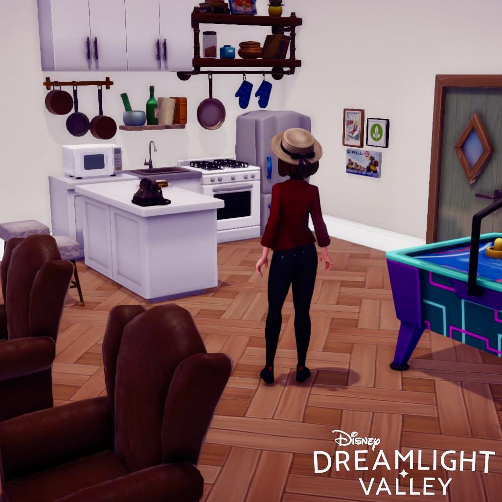 CozyitUp_Lily's tweet image. Just did Chandler and Joey’s apartment. Making a friends themed house! Stay tuned for a tour video ❤️ #ddlv #ddv #DDLVCommunity #ddvcommunity #DisneyDreamlightValley @DisneyDLV