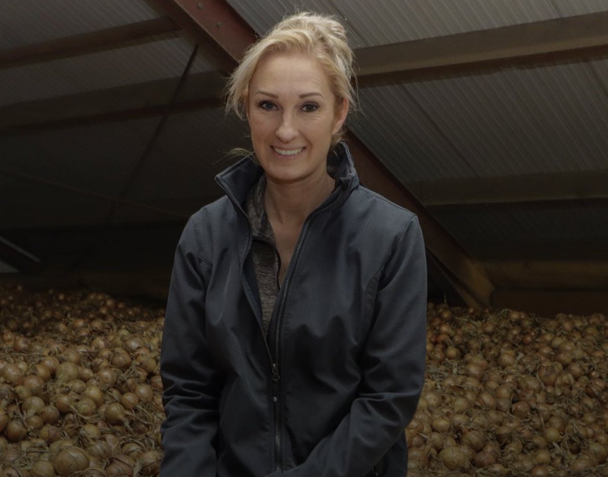 Mooi om te lezen hoe akkerbouwer Mariëlle Keijzer onderneemt en zich inzet voor de sector en de maatschappij 👇

“Biologische en gangbare landbouw moet je niet polariseren. Je hebt ze beide nodig. Sterker nog, ze kunnen elkaar juist versterken.”

akkervanhetnoorden.nl/laatste-nieuws…