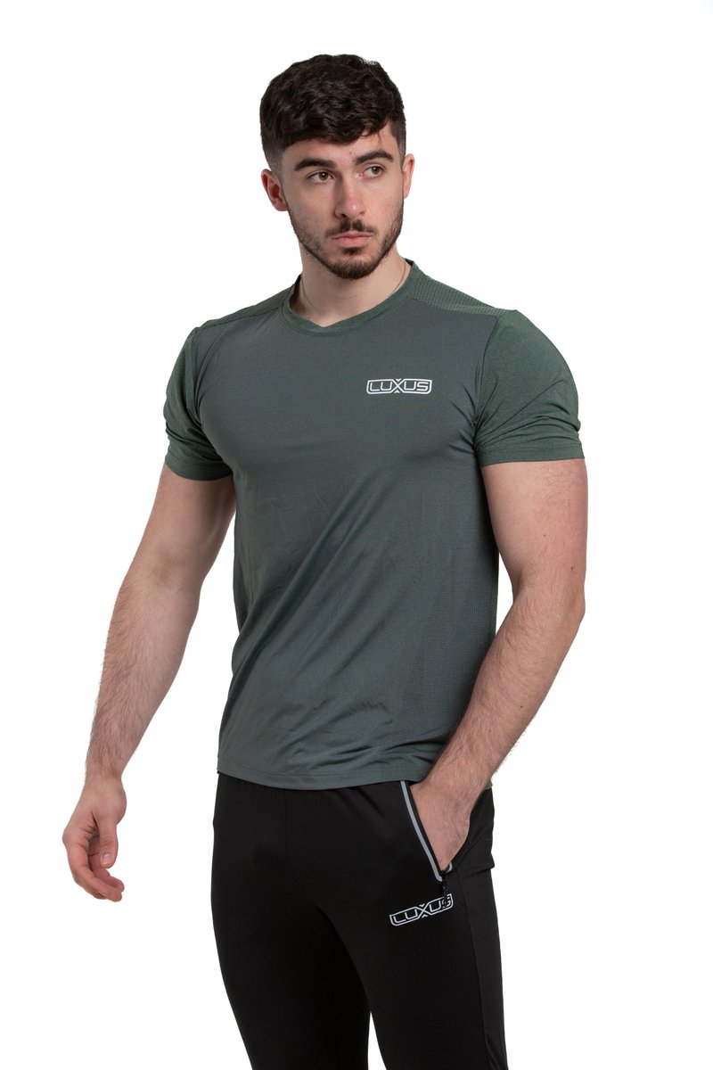 Men’s Sports T-Shirt
#athelticwear #active #gymmotivation #tshirt