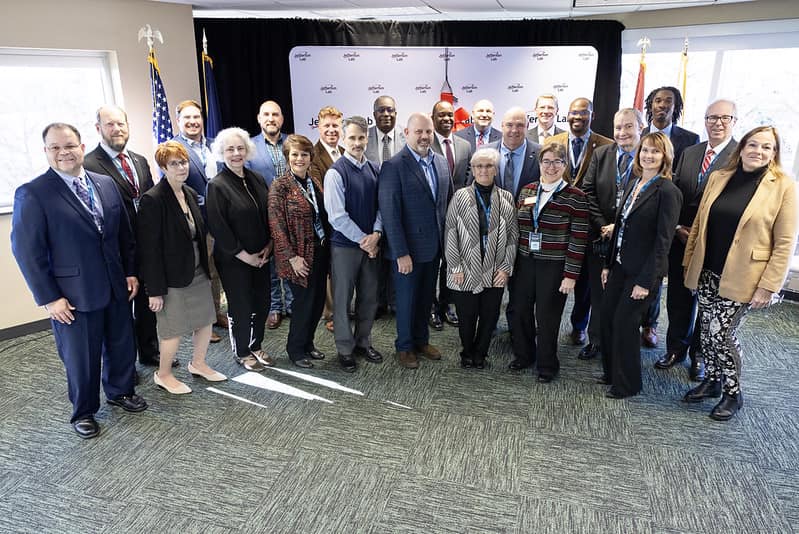 JLab_News's tweet image. Today, @CityofNN @MayorPhilJones announced the transfer of the Applied Research Center (ARC) to
@JLab_News. @ODU, @williamandmary and @CNUcaptains and other university and research partners celebrated the occasion with a ribbon-tying event. jlab.org/news/releases/…