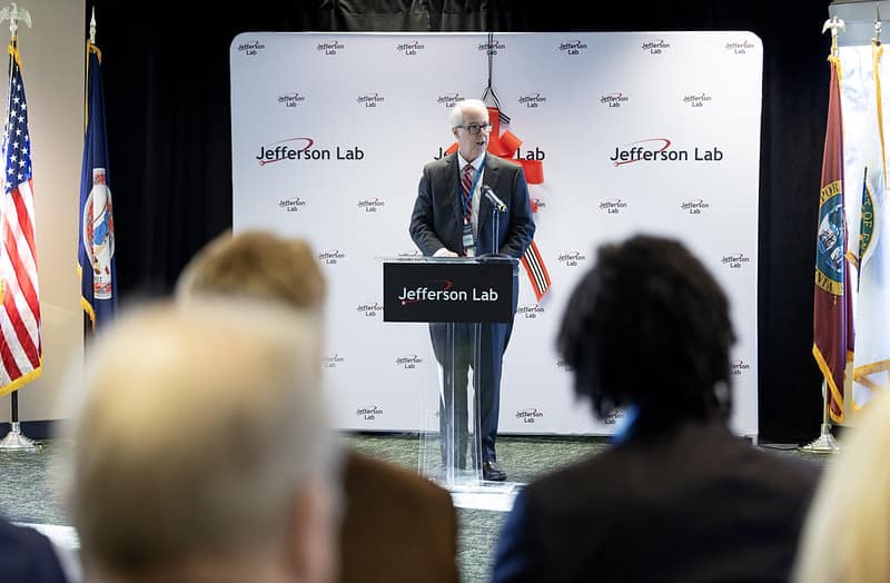 JLab_News's tweet image. Today, @CityofNN @MayorPhilJones announced the transfer of the Applied Research Center (ARC) to
@JLab_News. @ODU, @williamandmary and @CNUcaptains and other university and research partners celebrated the occasion with a ribbon-tying event. jlab.org/news/releases/…