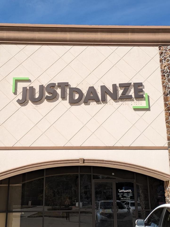 DanceSportUSA's tweet image. New sign for the new location of the relocating Just Danze dance studio in NW Harris County!

#houston #kleintx #springtx #harriscounty #dancestudio #realestate #ballroomdance #northwesthouston