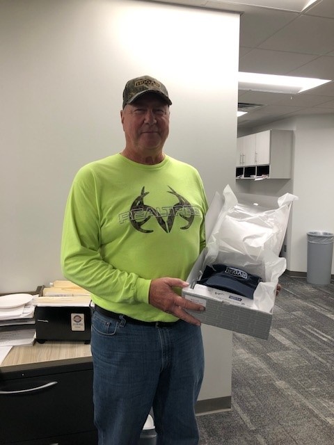 HoganTransport's tweet photo. Hogan Driver Bryan celebrated 20 years of service with Hogan Transports in November! Driving out of our Earth City, MO terminal, Bryans's continued dedication &amp; hard work towards his career does not go unseen. Thanks for all you do, Bryan! #TeamHogan https://t.co/4DbolSy1VD
