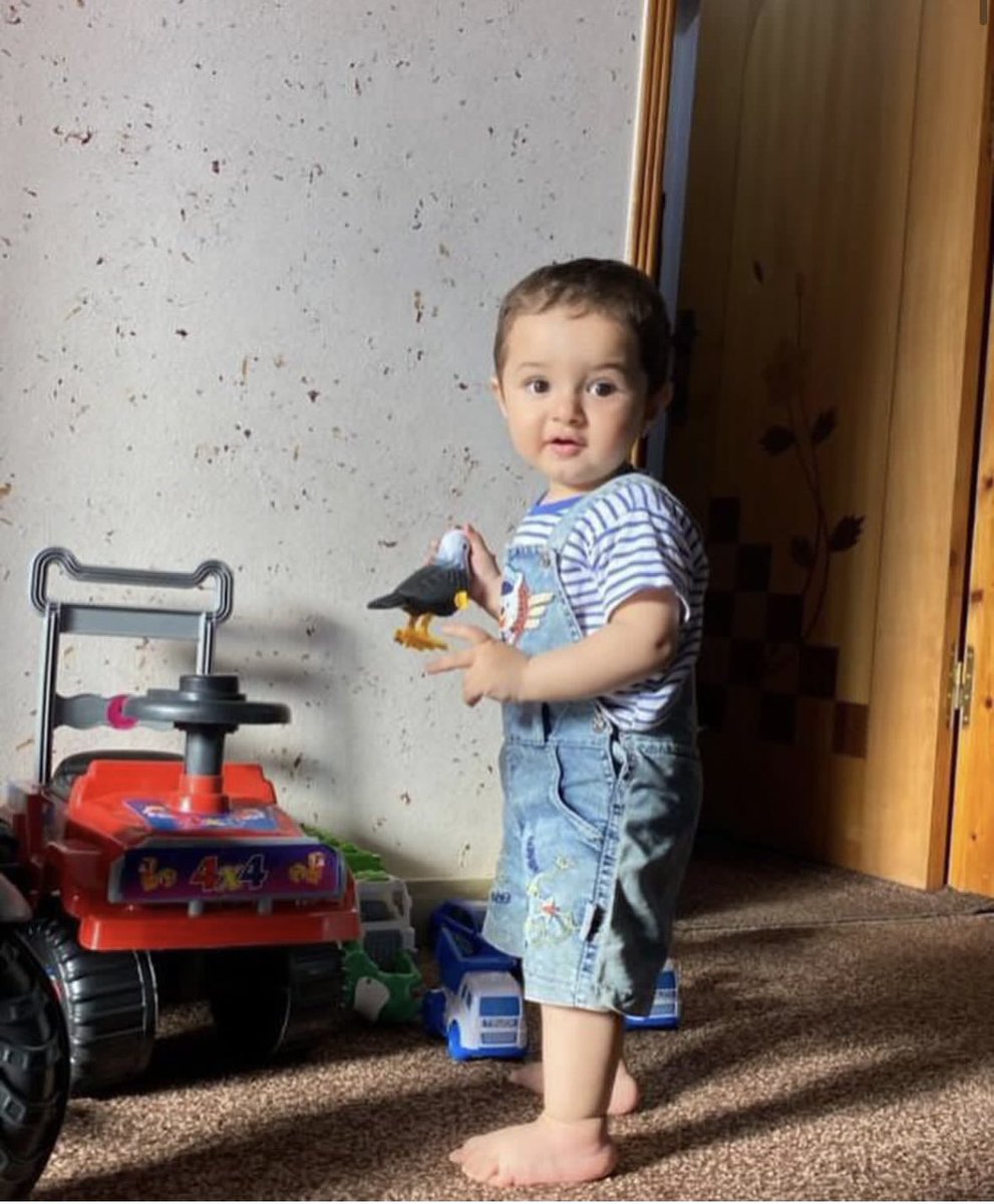 aselmousa's tweet photo. Heart-wrenching: 1-year-old Hani Azzam, son of a hospital doctor, fell victim to Israeli forces invading their home in Zaytoun, Gaza. They stole gold, money, and brutally murdered Hani before his mother's eyes. The family was forcibly displaced. 💔

#Gaza_Genocide https://t.co/H8DQEPBERh
