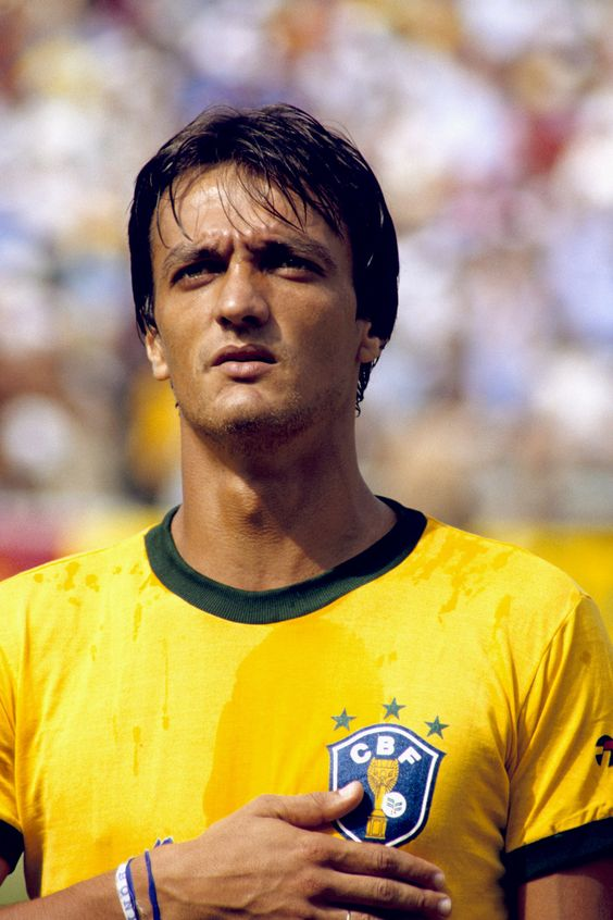 academiabrazuca's tweet photo. ⚽🇧🇷| Leandro e Júnior, dois dos maiores laterais da história do futebol! https://t.co/cxjYCoz2fI