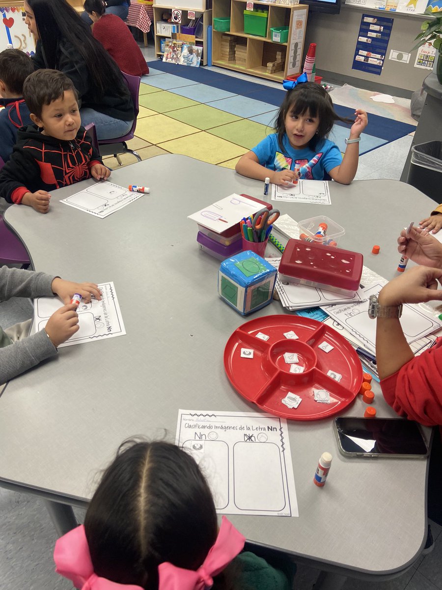 Jenny Coffey & Angelica Ray (Bilingual PreK) tweet media