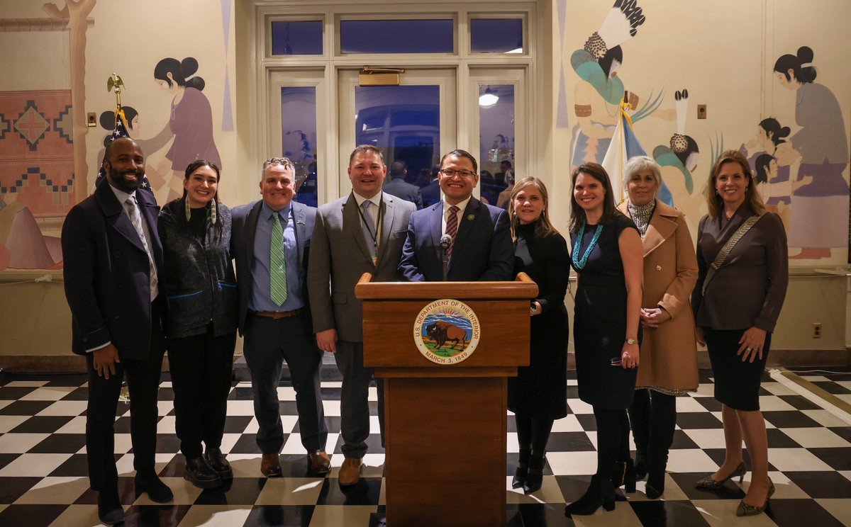 We were thrilled to join our partners today at the White House's Tribal Nations Summit to celebrate the launch of our new partnership with @Interior. This is an exciting expansion of programs that center Indigenous knowledge & youth voices. Learn more: bit.ly/FreshTracksAnd…