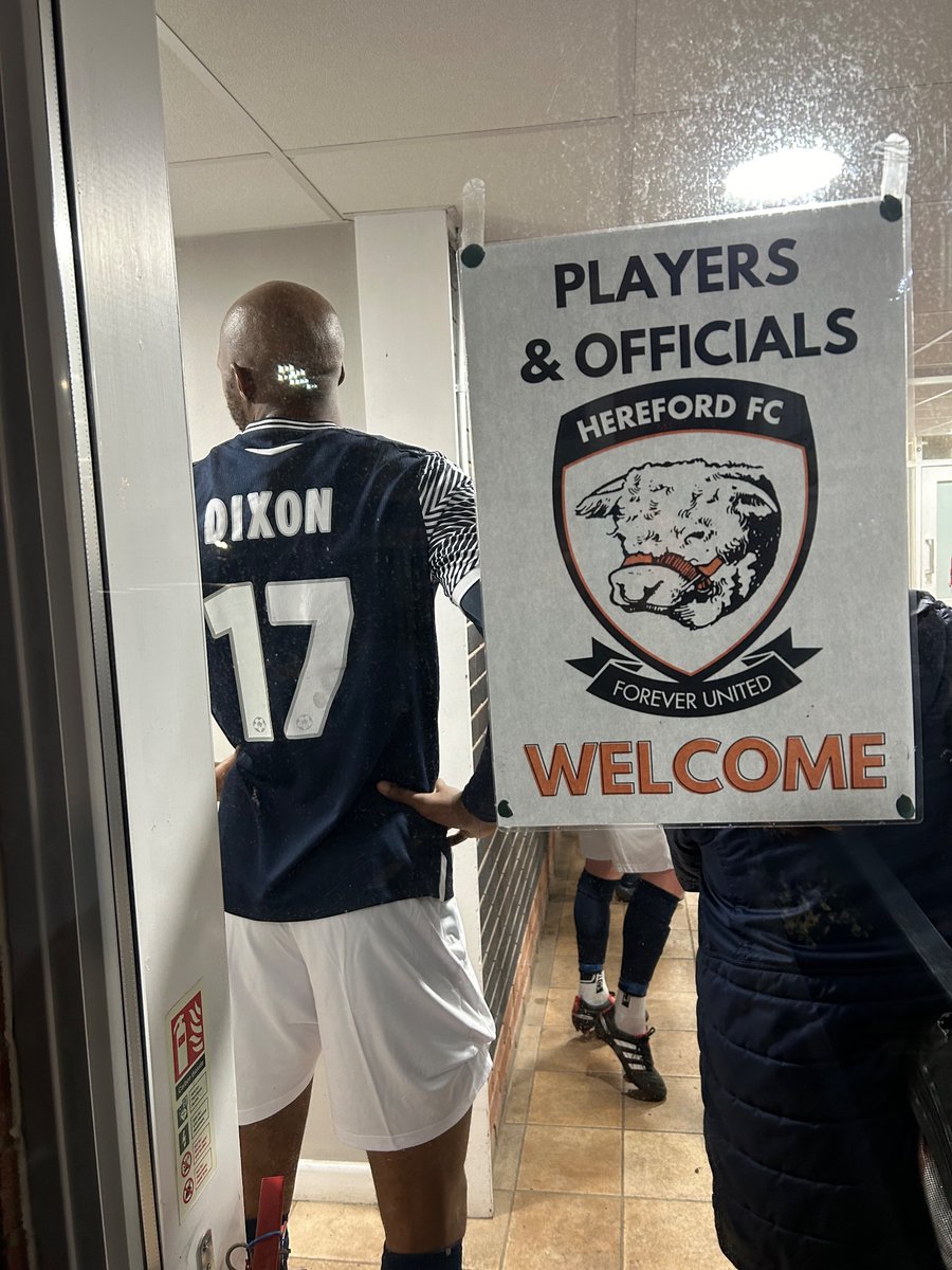 matbones's tweet image. lining up in the tunnel before ko, as seen from the road outside…!