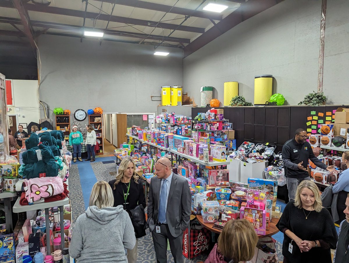 The kindness and support <a href="/ogiveback/">ogiveback</a> provides to the <a href="/SycamoreSchools/">Sycamore Schools</a> community is incredible! Because of their organization, donations and volunteers, hundreds of students and families will be impacted this holiday season. Really awesome stuff!! #WeAreAviators