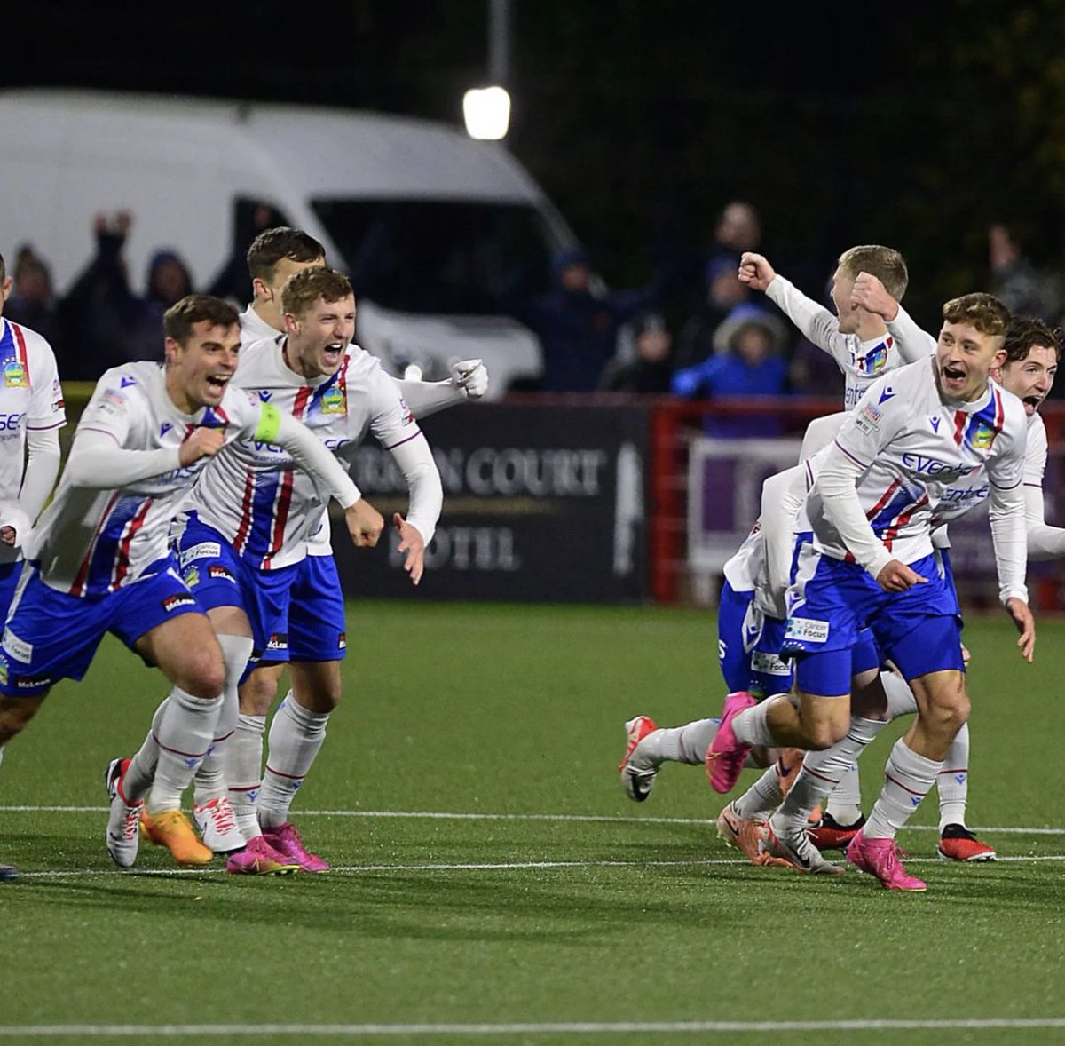 Scenes at Inver Park 🔥

The boys dug deep tonight!

#COYB #AFJ | #BetMcLeanCup