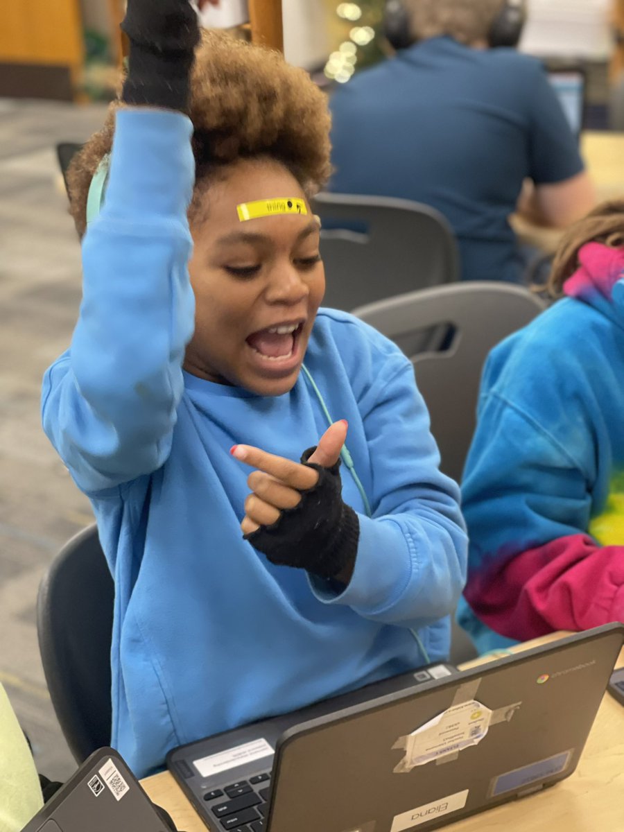 MCE_STEM's tweet photo. 3rd and 4th grade students are learning about artificial intelligence (AI) concepts to create their own virtual dance party. Watch full video 👉🏻https://t.co/RoIMKdUV8S https://t.co/RJ0lLOH9OR