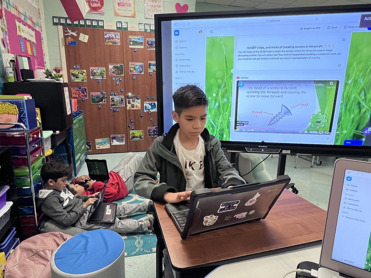 VeronicaBalli's tweet photo. @FieldsFalcons Little e-Sports #Minecraftedu club working towards completing this weekβs simple machine challenge. Last week the team broke down in frustration and they reflected on the importance of teamwork & communication #minecraftedu #FieldsInspires @rfluegel @annvega https://t.co/r3ZsUjU1u7