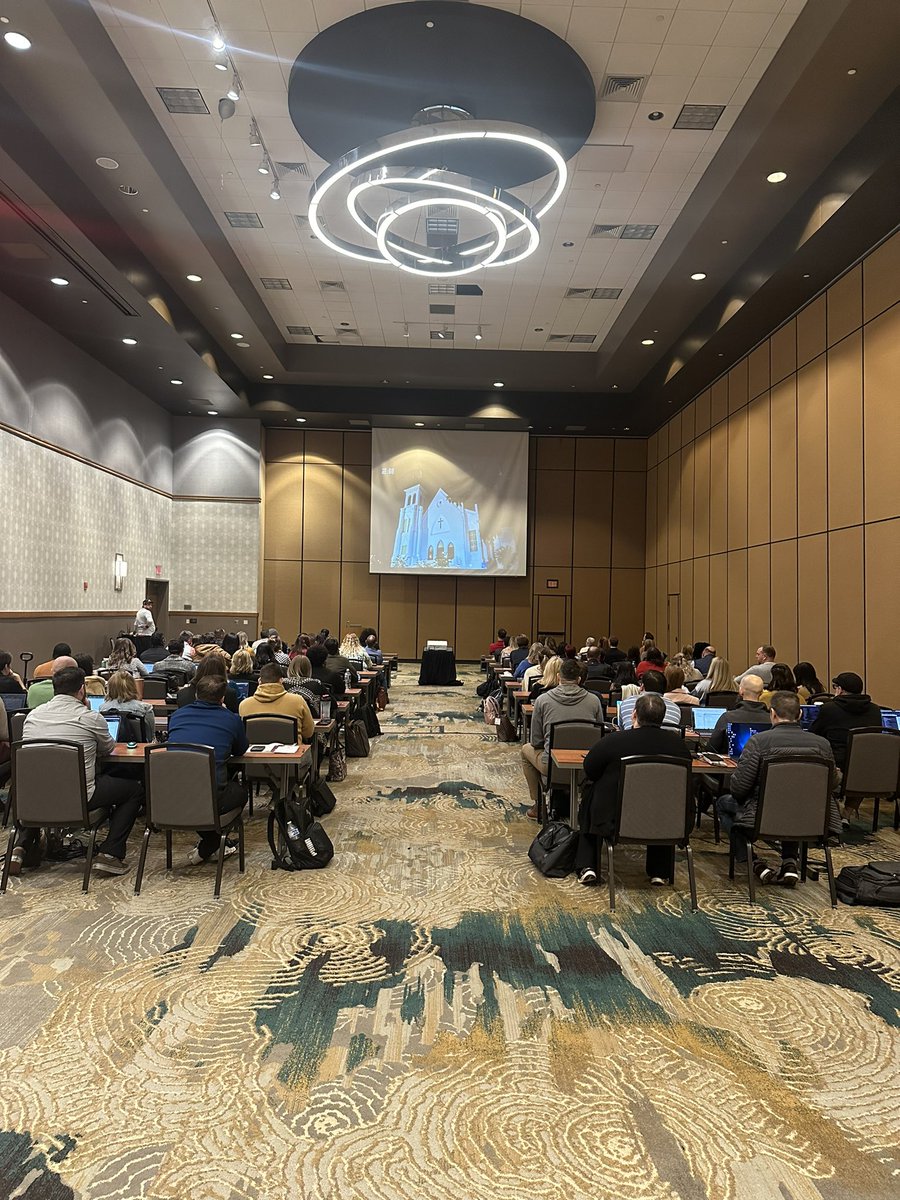 Final gig of the year!!!

Thank you <a href="/Progress_Led/">Progress Learning</a> 

chrissingleton.com

#CantLetMomsDown