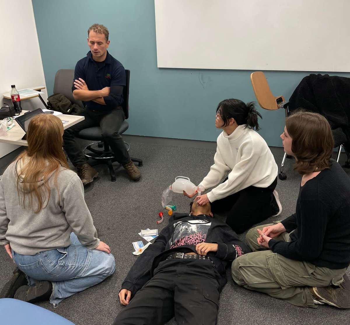 BEMSbirmingham's tweet photo. It’s been an incredible final evening of ‘The A-E Series’ with medical and trauma simulations testing the knowledge and skills learnt during the course!

We are so impressed by how all students committed to the scenarios and performed so well!

#emergencymed #simulation #BEMS23 https://t.co/8Ccbzm9Zdw