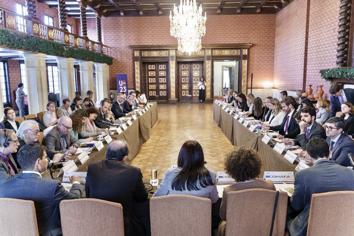 jorgerojas2022's tweet photo. Llegaron hoy a Colombia en representación de los 27 estados miembros de la UE.

Hacen parte de los Grupos de Trabajo del Consejo de la Unión Europea de Cooperación al Desarrollo y de Acción Humanitaria y Alimentaria. 

Vienen a apoyar la paz en los territorios.

!Bienvenidos! https://t.co/zrpC0b7UOJ