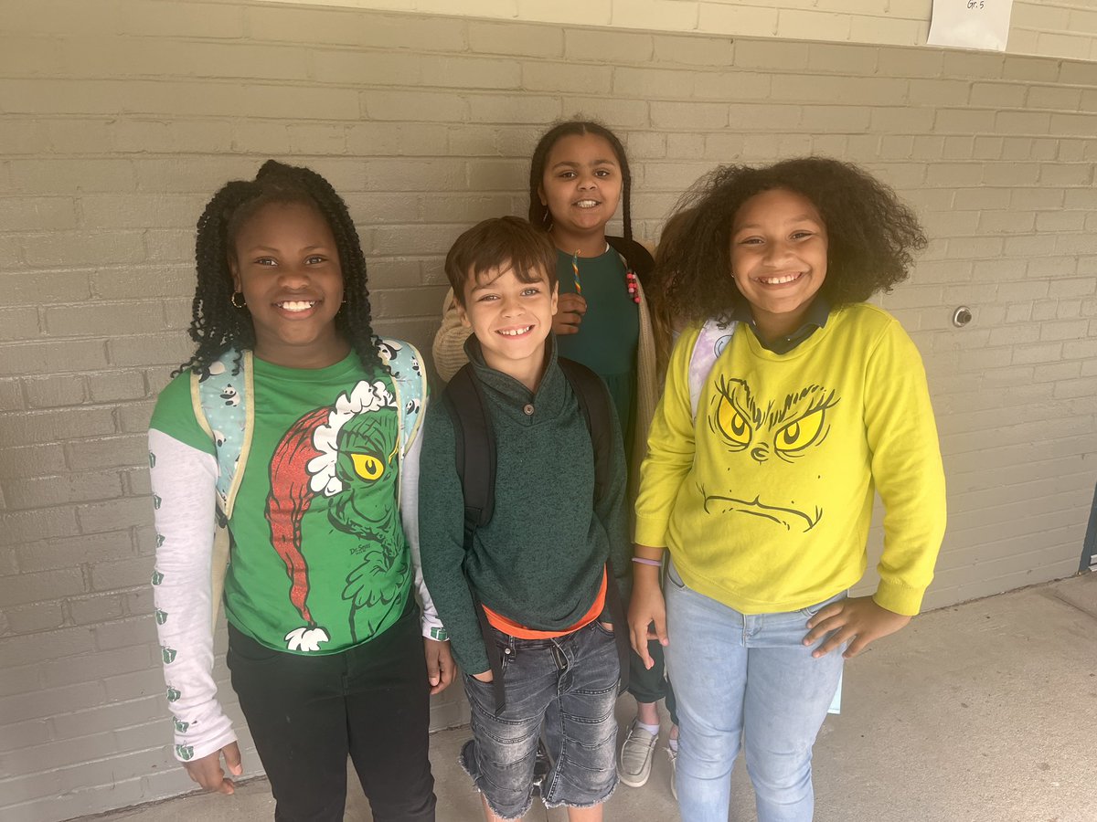 There were no mean Grinches on campus today, just great students and staff. 💚 3️⃣rd and 5️⃣th graders did an OUTSTANDING job on the F.A.S.T. Assessment today. Looking forward to seeing our 4️⃣th graders rock their assessments tomorrow. 🙌 #onlythebestatoakcrest