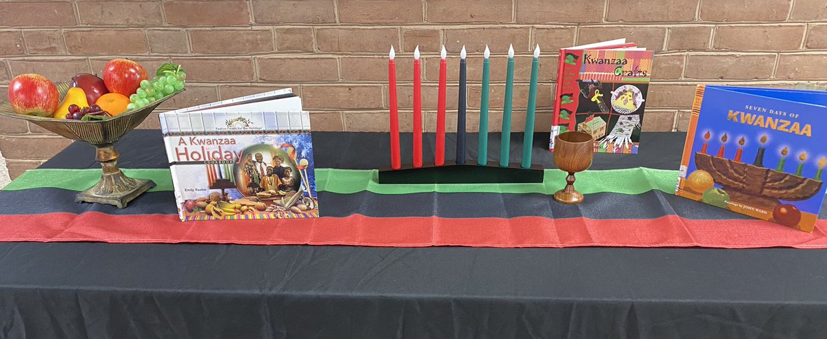 Soaring into the holidays at ‘The Lane’ ! Love our displays! <a href="/Church_Lane_ES/">Church Lane Elementary Technology</a> 💙💛🦅