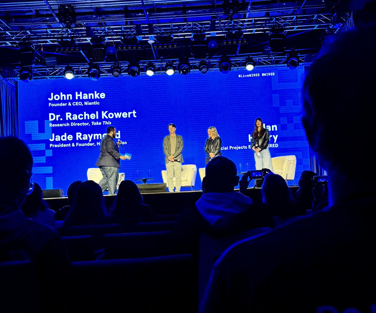micturp's tweet photo. Now in #gaming the importance of #community and #connection fostered by players! And the awesome 👏🤓 @WIRED #engadgetlab #LiveWIRED https://t.co/mMogai5t7D