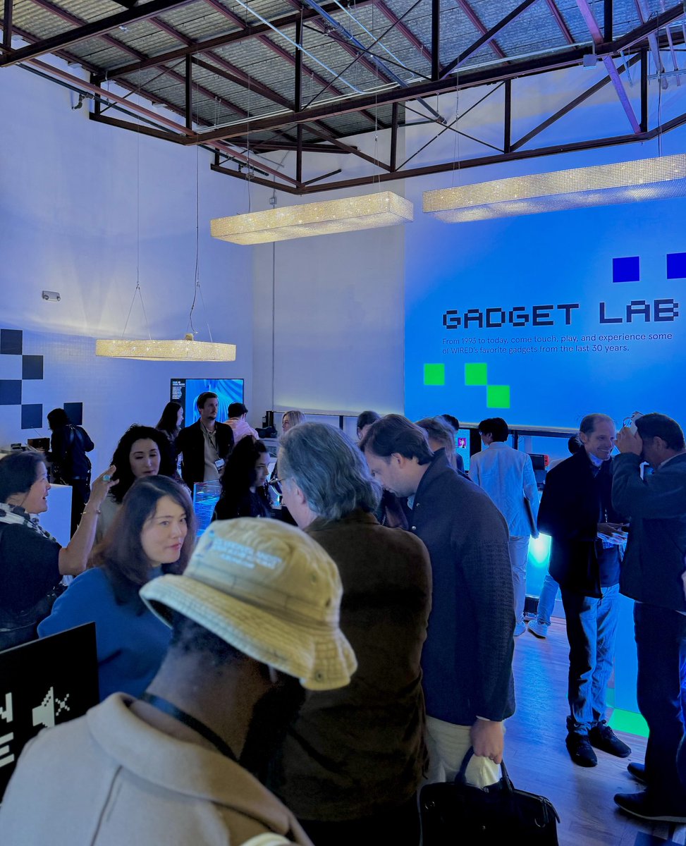 micturp's tweet photo. Now in #gaming the importance of #community and #connection fostered by players! And the awesome 👏🤓 @WIRED #engadgetlab #LiveWIRED https://t.co/mMogai5t7D