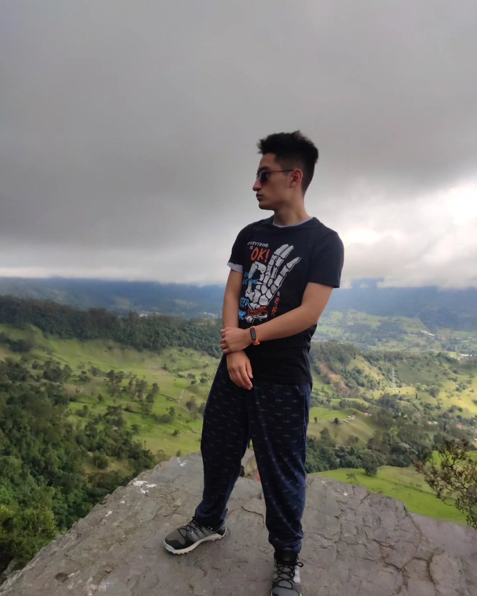 Alejandro_AT__'s tweet image. Siempre estoy en la cima. Nada más que agregar 😌⛰️  #AlejandroAT #ATG4MER #parquechicaque #chicaque #soachacundinamarca🇵🇱 #soachacundinamarca #soachacundinamarca🇮🇩 #soacha