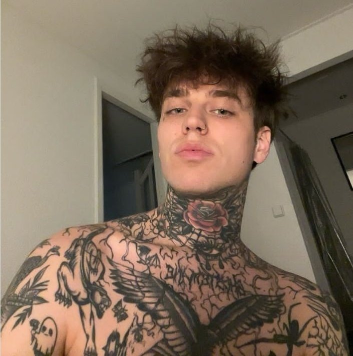 Noithaa_'s tweet image. ⠀⠀ㅤㅤㅤㅤ
⠀⠀
⠀ ⠀ ╭─  𝑵𝑶𝑨𝑯 𝑳𝑰𝑬𝑩𝑹𝑬𝑮𝑻𝑺 ☭ 
⠀⠀   𝙉𝙀𝙒 𝙋𝙊𝙎𝙏   ▭▭
⠀⠀ ⠀       
⠀  ⠀❝   Día descabellado. 

   ‍ ‍ ‍ ‍ ‍ ‍ ‍ ‍ㅤㅤ