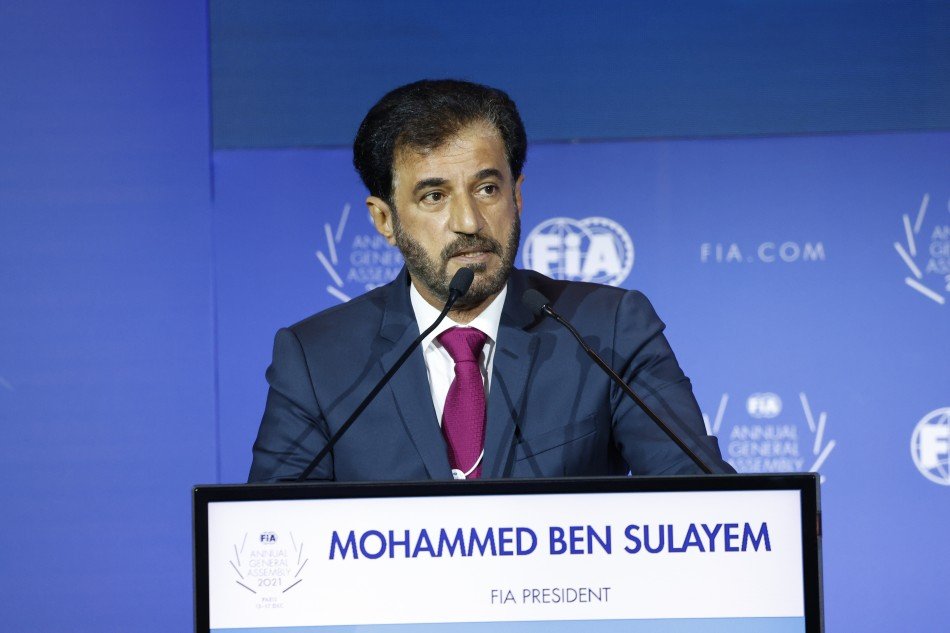 RBR_Daily's tweet photo. 🚨 A number of sources have told BBC that if FIA president Ben Sulayem continues to act in a manner senior figures considered to be detrimental to the sport, F1 owners Liberty Media would lose patience and consider breaking away from the FIA 😳

[@andrewbensonf1] https://t.co/20PBK3d8f6