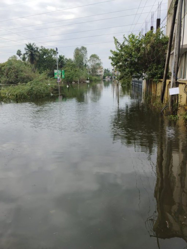 Bro more than 600 families with kids and aged parents are suffering inside. Commutation is very tough.Pls help us,Escalate our issue to pump out water Request you to do the needful. Place: Casagrand Supremus Sakthi Nagar Thazhambur Navalur Anyone around this area ? @chennaicorp…