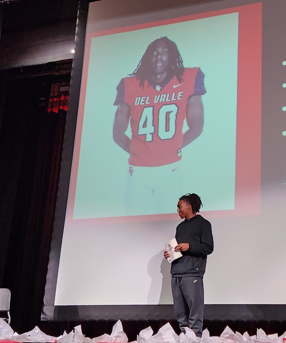 📢2023 Newcomer of the Year❗️

•Defense-Michael Dent '26 <a href="/MDent806/">Michael Dent III</a> 6'1 190 OLB dominated as a Soph in 26-6A👀 Get him on your board hudl.com/v/2Lmua9

•Offense <a href="/JamesBoyd24_/">James Boyd</a>  '26  6'1 176 WR-super soph showings👀on the rise!📈 stock. Bright future! hudl.com/v/2M5BMs