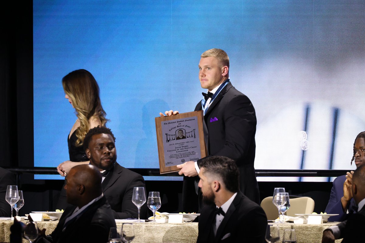 HCrossFB's tweet photo. 2023 NFF National Scholar-Athlete: @JLDobbs5 🏆

#GoCrossGo https://t.co/Nm5MXP6PFh