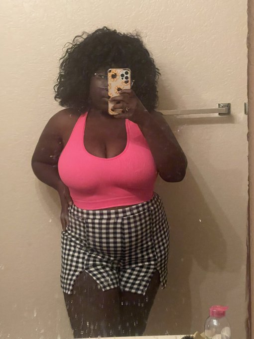idk, i just got a body that was built for fuckin dontcha think?? https://t.co/PbLCyeLTlr
