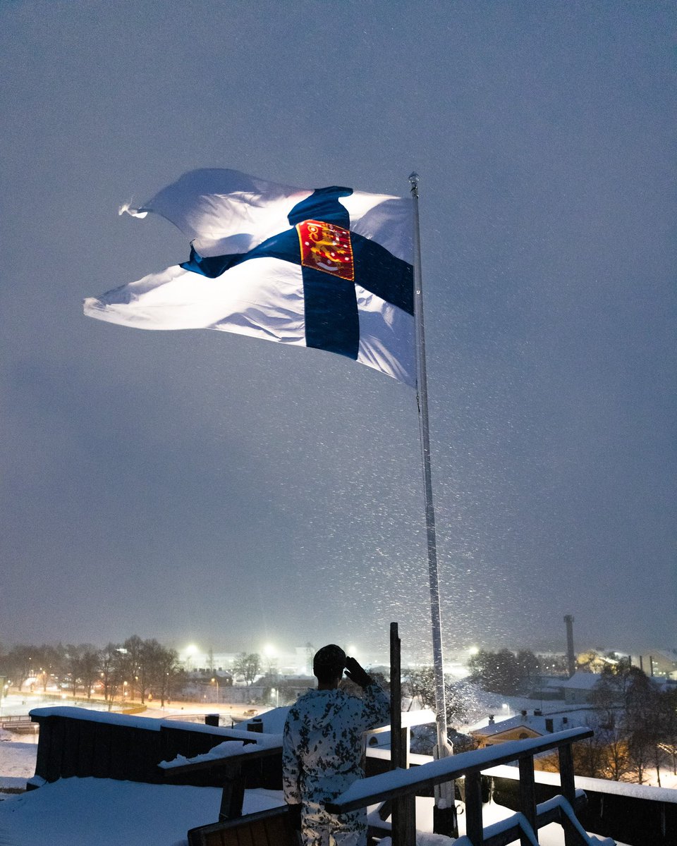 Hyvää itsenäisyyspäivää Suomi! Onnittelemme ylennettyjä ja palkittuja. Katso ylennykset: ruotuvaki.fi/-/ylennykset-j…

#itsenäisyyspäivä