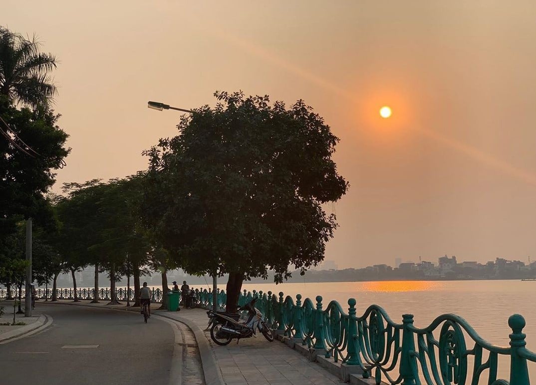 West Lake, a serene gem in Hanoi, Vietnam, charms with scenic beauty, lakeside promenades, and unique culinary delights. Explore the tranquility! #WestLakeHanoi #ScenicBeauty #CulinaryDelights #TranquilEscape