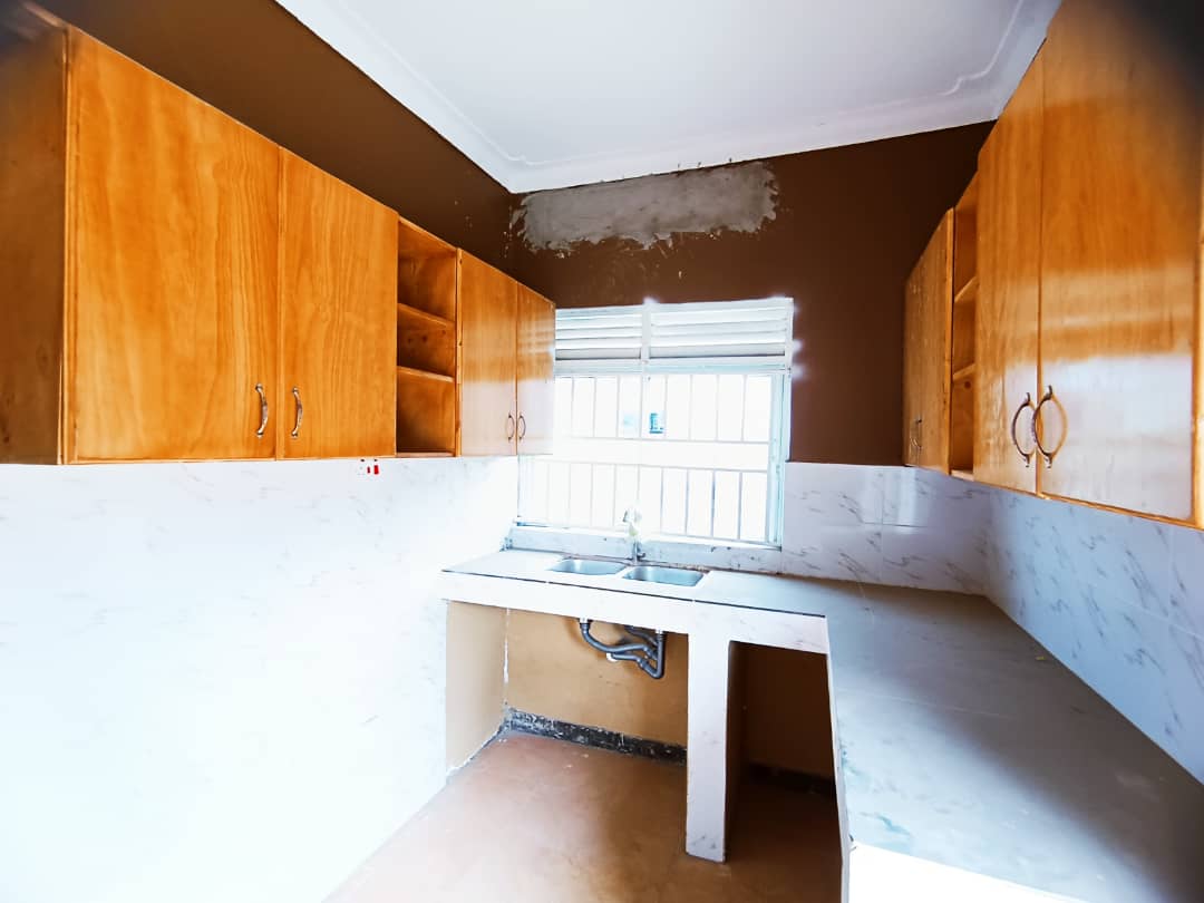shukranproperty's tweet photo. BRAND NEW STORAGE HOUSE FOR SALE!!
IN KYANJA has #4bedrooms,#5bathrooms,#2sitting rooms, kitchen and boys quarter
All Sited on #13Decimals
Ready private Milo land title
At #750m UGX WHAT'S APP ME.
0706592177
#STARTIMESPL BOBI #COP28UAE https://t.co/6Ti5ZuqQYy