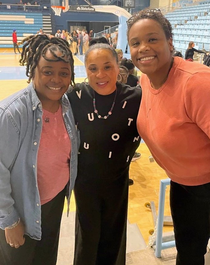 still can't believe i got to meet THEE <a href="/dawnstaley/">dawnstaley</a> this past wknd! 

thanks for the pic! great games in NC!!