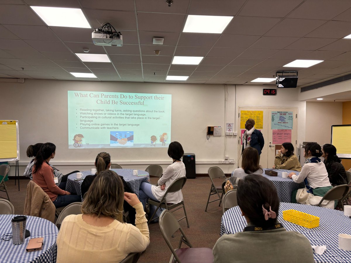 ShafaliShafali's tweet photo. It was heart-warming to see parents engage and ask thoughtful questions in our parent learning session on "Conditions for Multilingual Learner Success". We build trust and credibility in our programs through open and transparent conversations, and sharing research with parents. https://t.co/R0NwROMNst