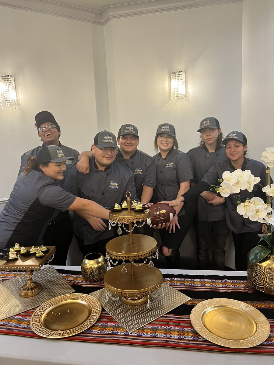 CulinaryMilby's tweet photo. Proud of our @CulinaryMilby students. Our team will represent @TeamHISD among Top #Houston #restaurants at the #College #Football #Playoffs at the Taste of the Champions @MinuteMaidPark with a “homemade char siu duck dumplings with mango tamarind glaze” @Milby_HS @KHOU @ProStart https://t.co/CLbRmknnqP