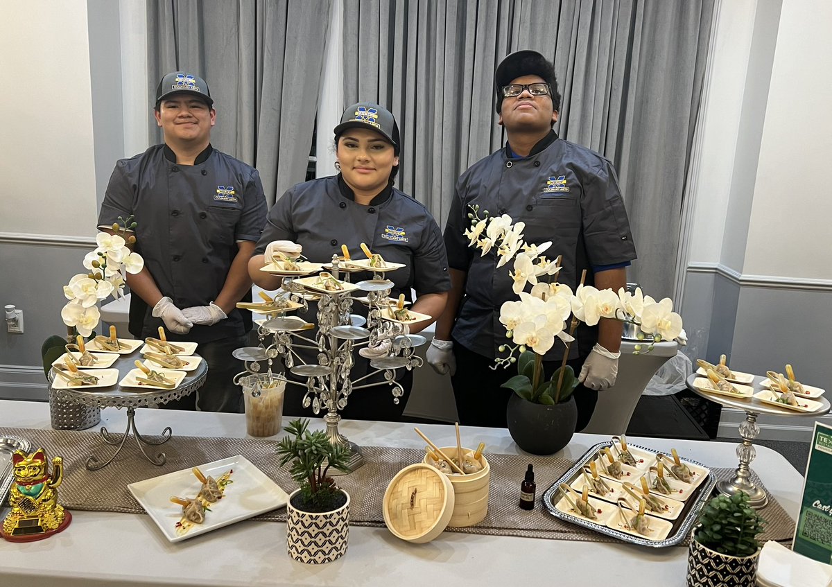 CulinaryMilby's tweet photo. Proud of our @CulinaryMilby students. Our team will represent @TeamHISD among Top #Houston #restaurants at the #College #Football #Playoffs at the Taste of the Champions @MinuteMaidPark with a “homemade char siu duck dumplings with mango tamarind glaze” @Milby_HS @KHOU @ProStart https://t.co/CLbRmknnqP
