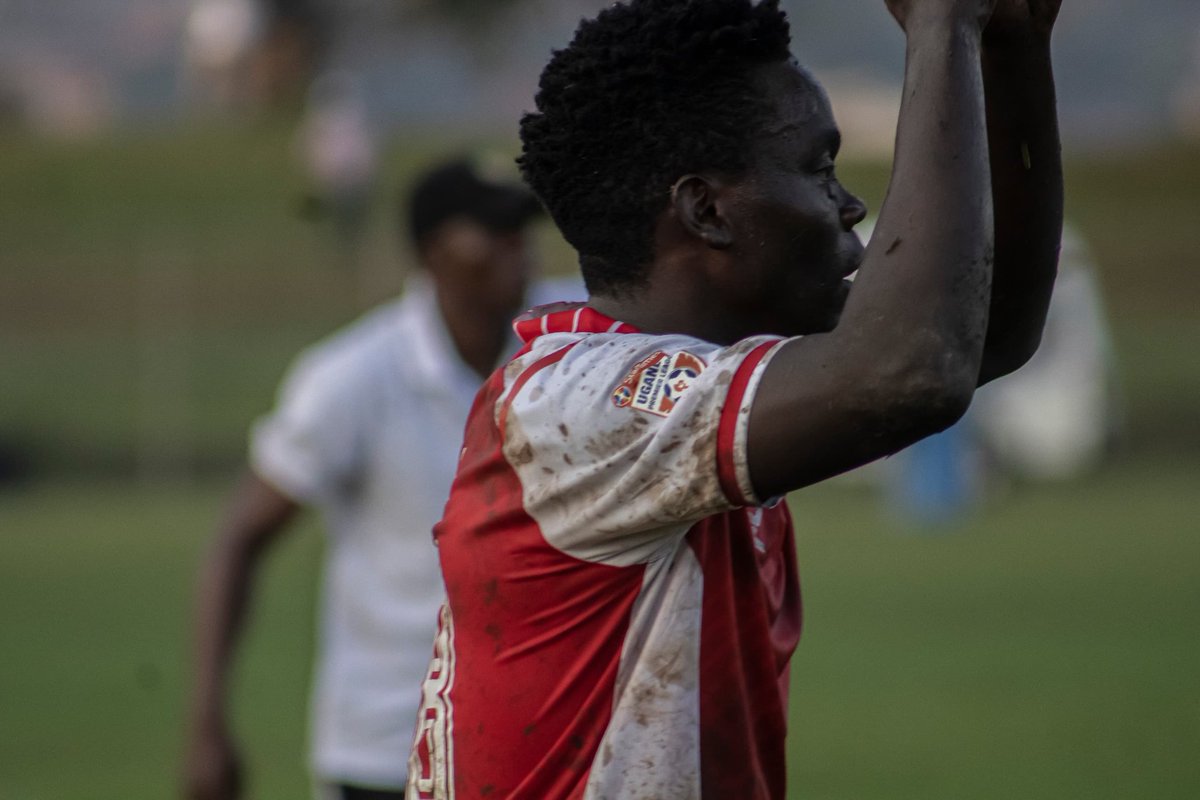 ashrafmbaziira5's tweet photo. Thank you Allah for my Debut 👏
Not the result we wanted, but happy for my first game with @ExpressFCUganda 
#EXPBUL https://t.co/w5XOGAbRt4
