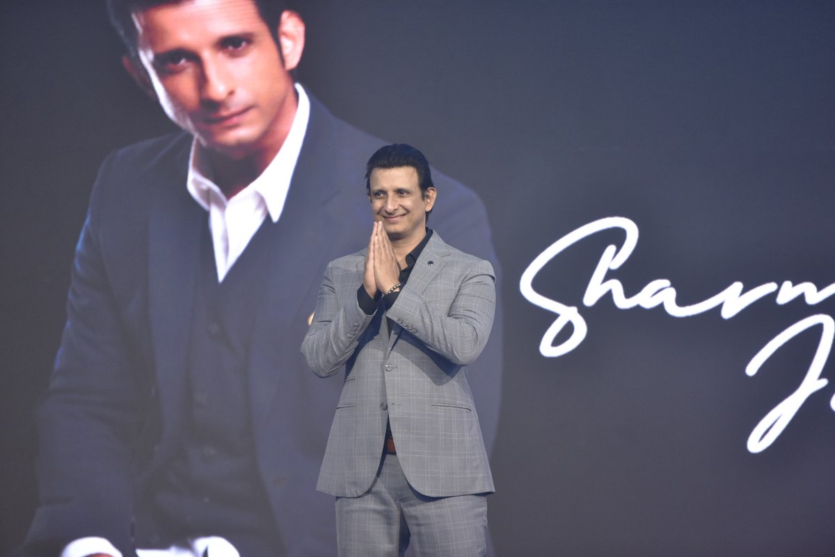 MYFMIndia's tweet photo. MY FM Global Impact Awards - Thailand, our 3rd International Award in a row. @TheSharmanJoshi famous bollywood actor gave away the awards to all the winners #international #awardseason #myfm https://t.co/livGrXLIOf