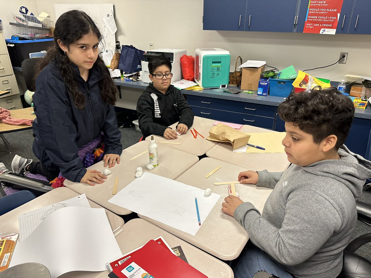 childs4children's tweet photo. Another great lesson @McMullanElem with the 5th grade GT students! They worked on creating a safe way to ship candy canes! The use of science tools and mathematical conversions were the topic of conversation! Nice job Ms. Torres and Ms. Hamlett! #collaborativeconversations https://t.co/u2BdiuHdV5