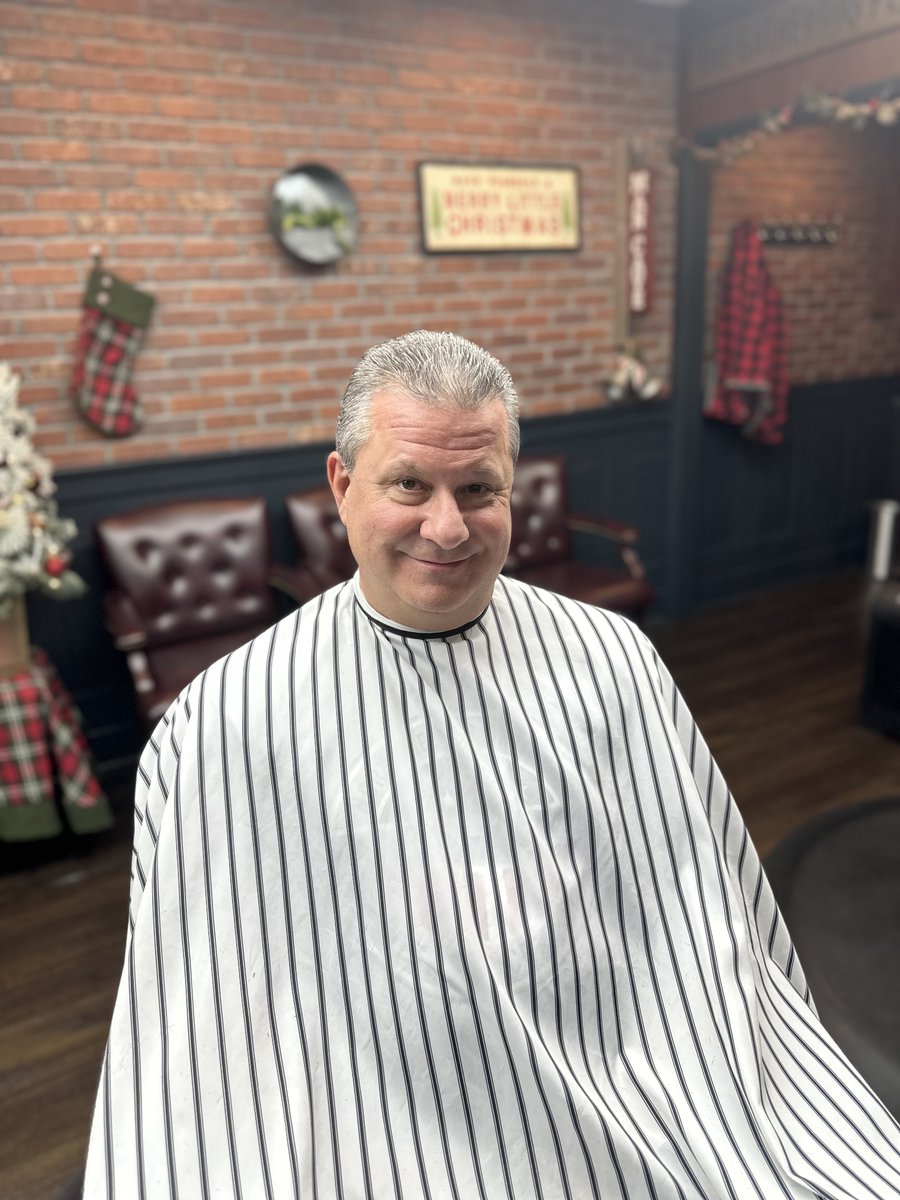 Fresh cut, festive mood! 🎅💈 Our clients leave Downtown Barber with more than a haircut – they leave with a holiday-ready smile. Book your appointment today! 
#HolidayGrooming #ClientSmiles #DowntownBarber #Howellnj #farmingdaleNJ #Freeholdnj
