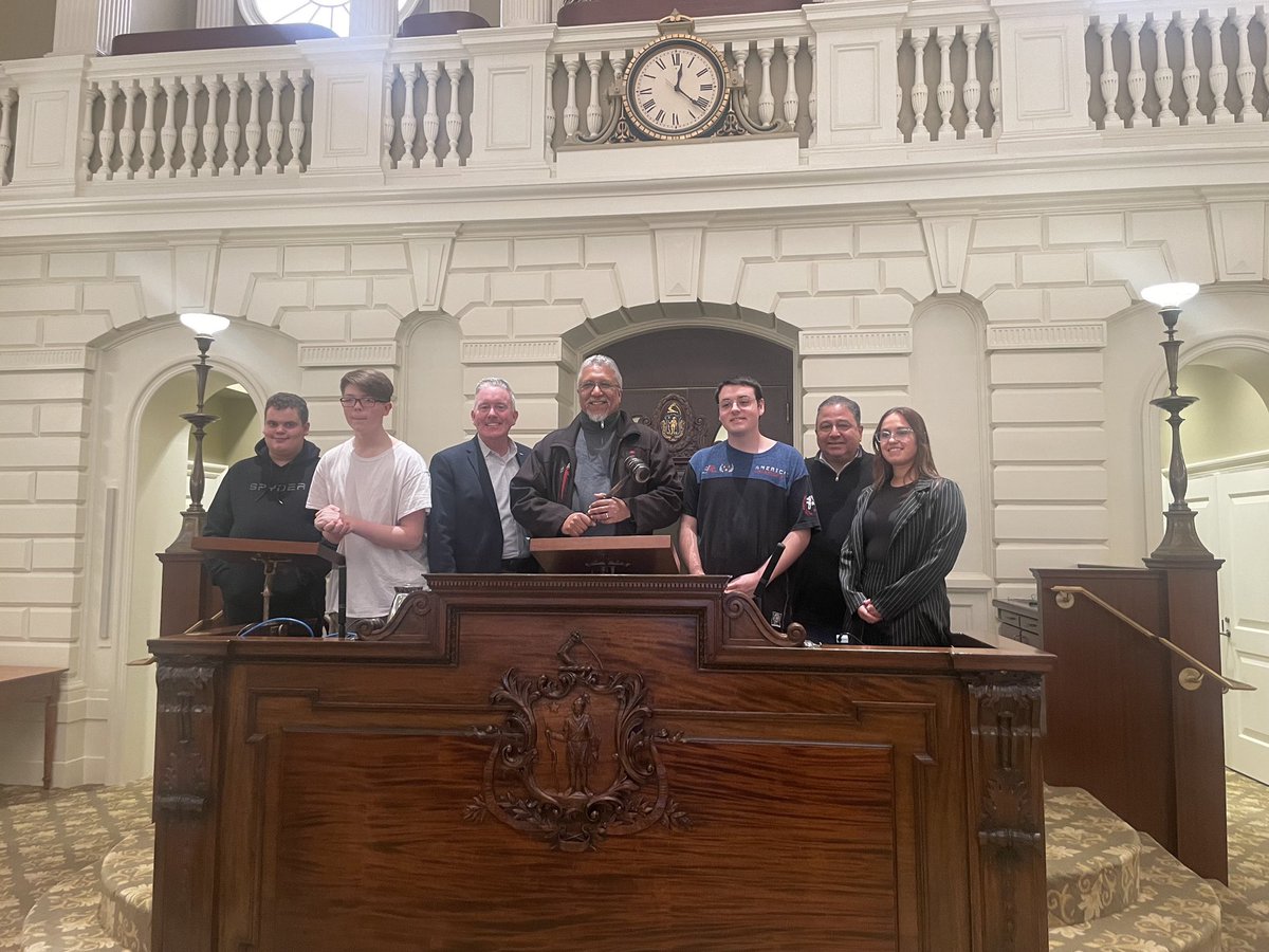 It was a pleasure to join Representative Rob Consalvo to host a group of students from Walpole’s The League School at the State House today