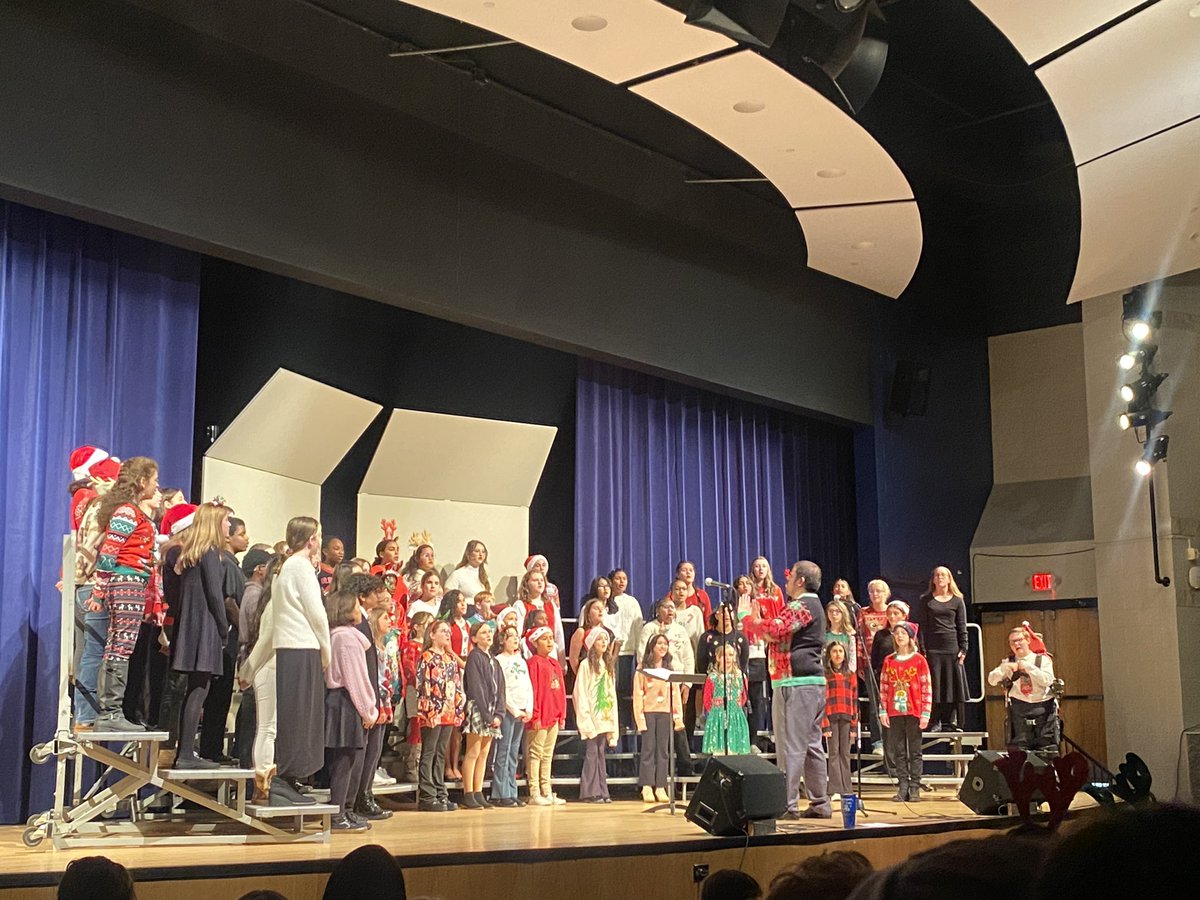 GMS Clippers (@graftonms) on Twitter photo Holiday concerts are always fun #GMS w/<a href="/TiannaSAnthony/">Tianna Anthony</a> #RUaClipper Congratulations to the students and Mr. Lopez. Holiday concerts are always fun #GMS w/<a href="/TiannaSAnthony/">Tianna Anthony</a> #RUaClipper Congratulations to the students and Mr. Lopez.