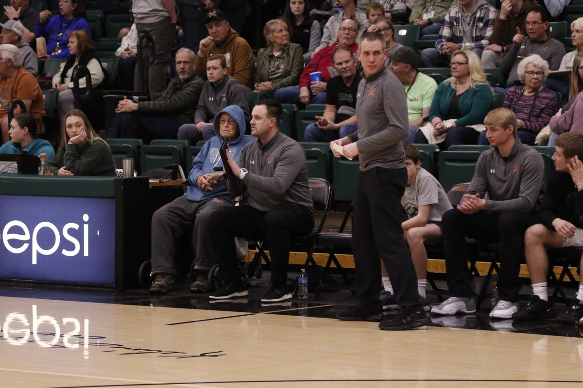 MTechHoops's tweet photo. Rod James is and always will be a legend. He and Mary Lee hosted our teams each year for meals, they were loyal supporters, and in his final years he was on the bench with us. We loved him and will miss him deeply. πππ§‘
#RestEasyRod x #TeamTogetherForever https://t.co/tKvhmjZJIA