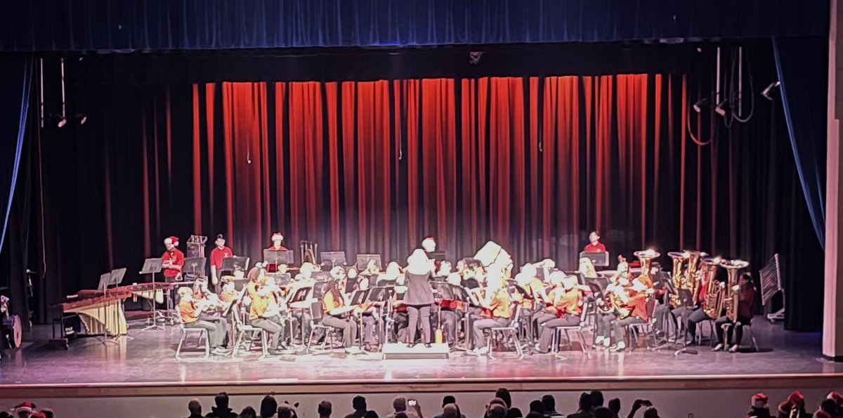 Wonderful winter concert by Teague MS Bands and Ms. Mackenzie Dyckoff. ⁦<a href="/TeagueMSTigers/">Teague Middle School</a>⁩ #ArtsareAliveinSCPS