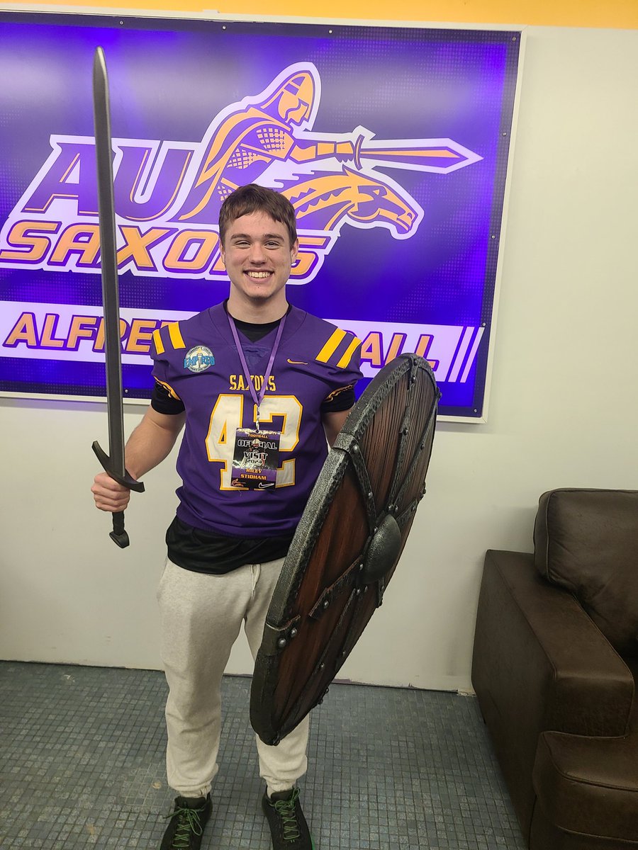 RileyStidham42's tweet photo. Had a great visit to @AlfredU and @AUSaxonFootball.  Had some good conversations with the coaches and other staff. Thanks for the invite, conversations, &amp; most importantly the opportunity @JohnVita20 @Coach_Rankl Coach Bonacquisti. 
@GoMVB 
#sharpenyoursword https://t.co/9nrl0YOexP