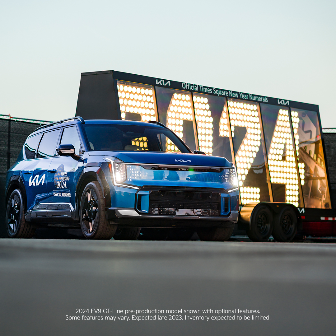 Kia's tweet photo. Kicking off at @theKiaForum, follow our cross-country Numerals Tour for a look into the future. #KiaNYE #KiaEV9 https://t.co/w416GOXBof